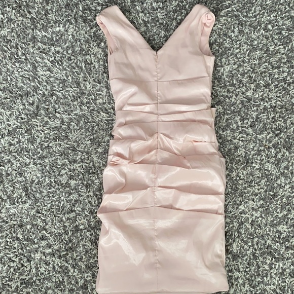 Le chateau Dress - Picture 3 of 3